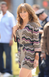 Jennifer Lopez - On the set of The Back-Up Plan in NYC (16.07.2009) - 120xHQ UdnDaqHP