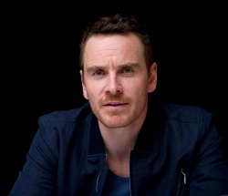 Michael Fassbender - X-Men: Days of Future Past press conference portraits (New York, May 9, 2014) - 26xHQ VED9bSoi