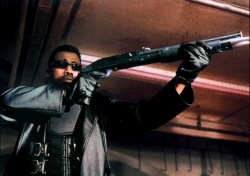 Wesley Snipes - Wesley Snipes, Stephen Dorff, Kris Kristofferson - Промо + стиль и постеры к фильму "Blade (Блэйд)", 1998 (28xHQ) VK1CEAJA