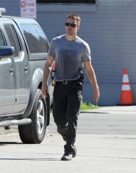 Taylor Kitsch - On set of 'True Detective' - February 10, 2015 - 14xHQ Xx05q9At